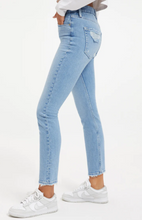Load image into Gallery viewer, Good Straight Natural Fray Hem Jean